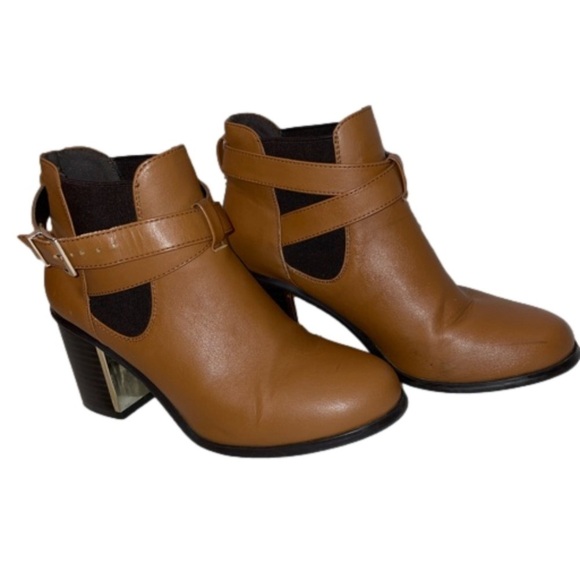 Forever 21 Shoes - Fantastic BuyForever 21 Brown Faux Leather Bold Accent Buckle Size 9 Tiny Flaw
